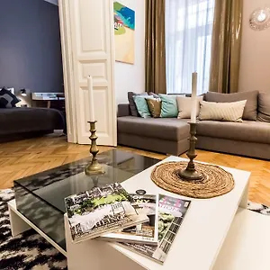  Apartment Urbano Styles Downtown
