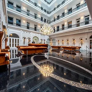 Prestige Budapeste
